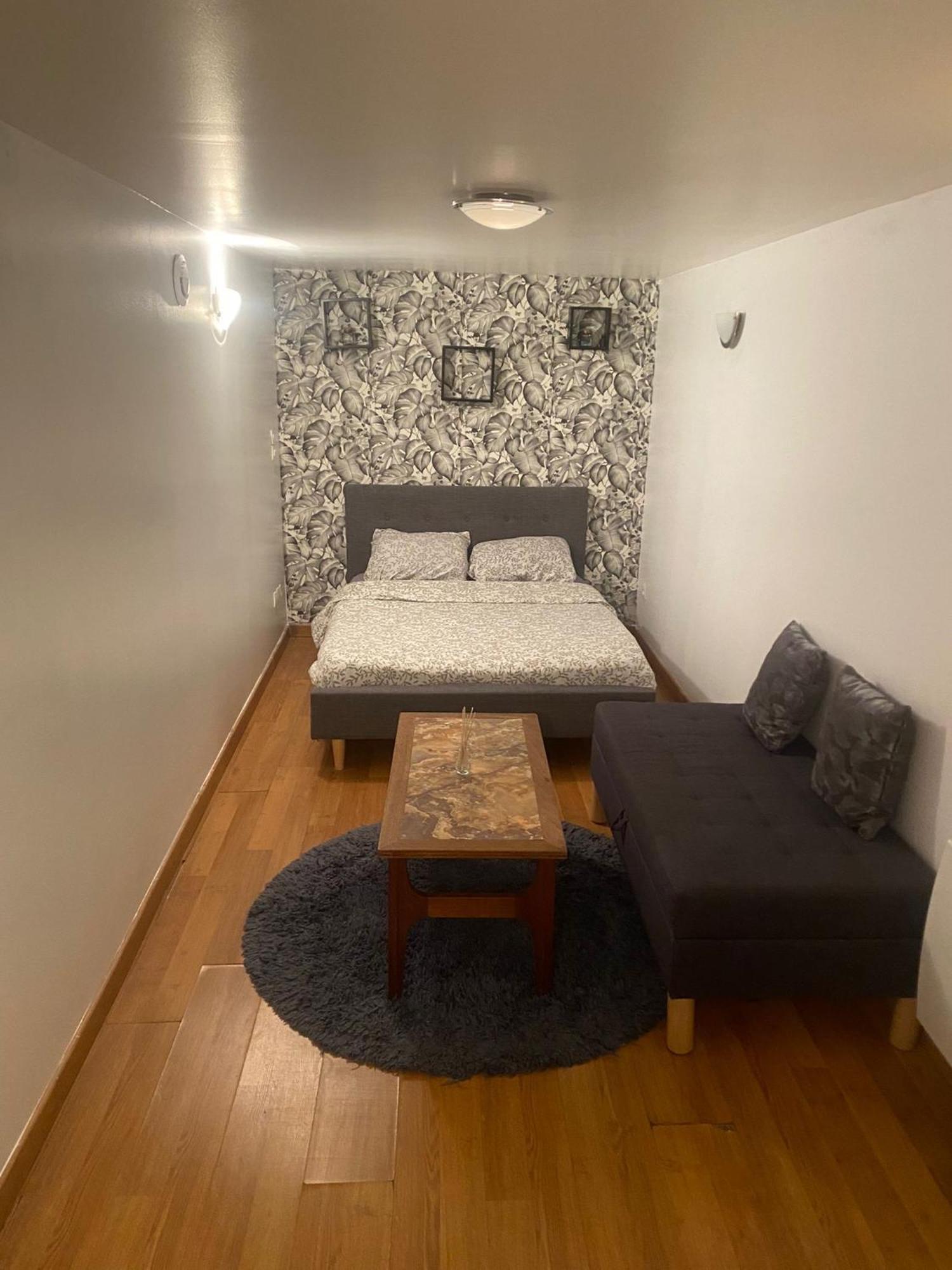 Agreable Appartement In Montmartre Paris Eksteriør billede